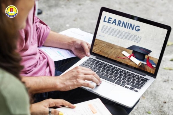 bang-dai-hoc-tu-xa-co-gia-tri-khong-1